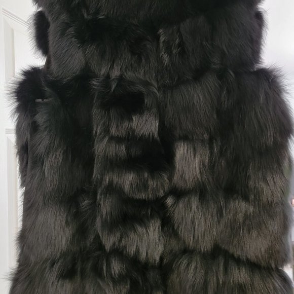 Sassy Jones Fur Vest - Picture 3 of 4
